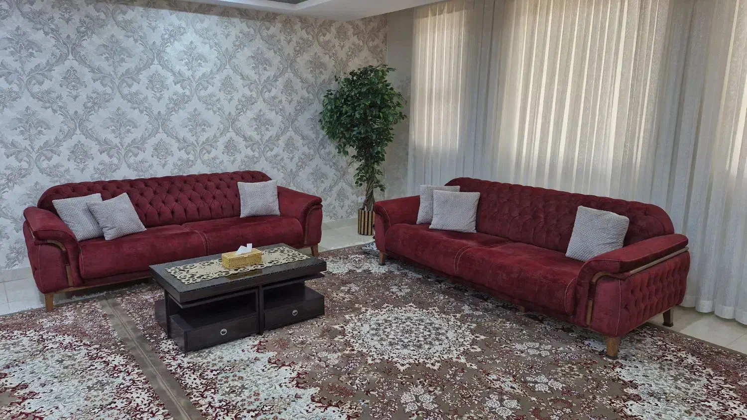 ۲ست راحتی سه نفره چستر به همراه میز جلو مبلی|مبلمان خانگی و میز عسلی|دزفول, |دیوار