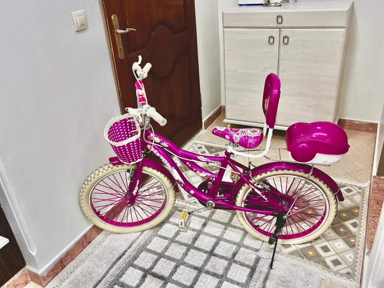 دوچرخه دخترانه|دوچرخه، اسکیت، اسکوتر|پرند, فاز ۲|دیوار