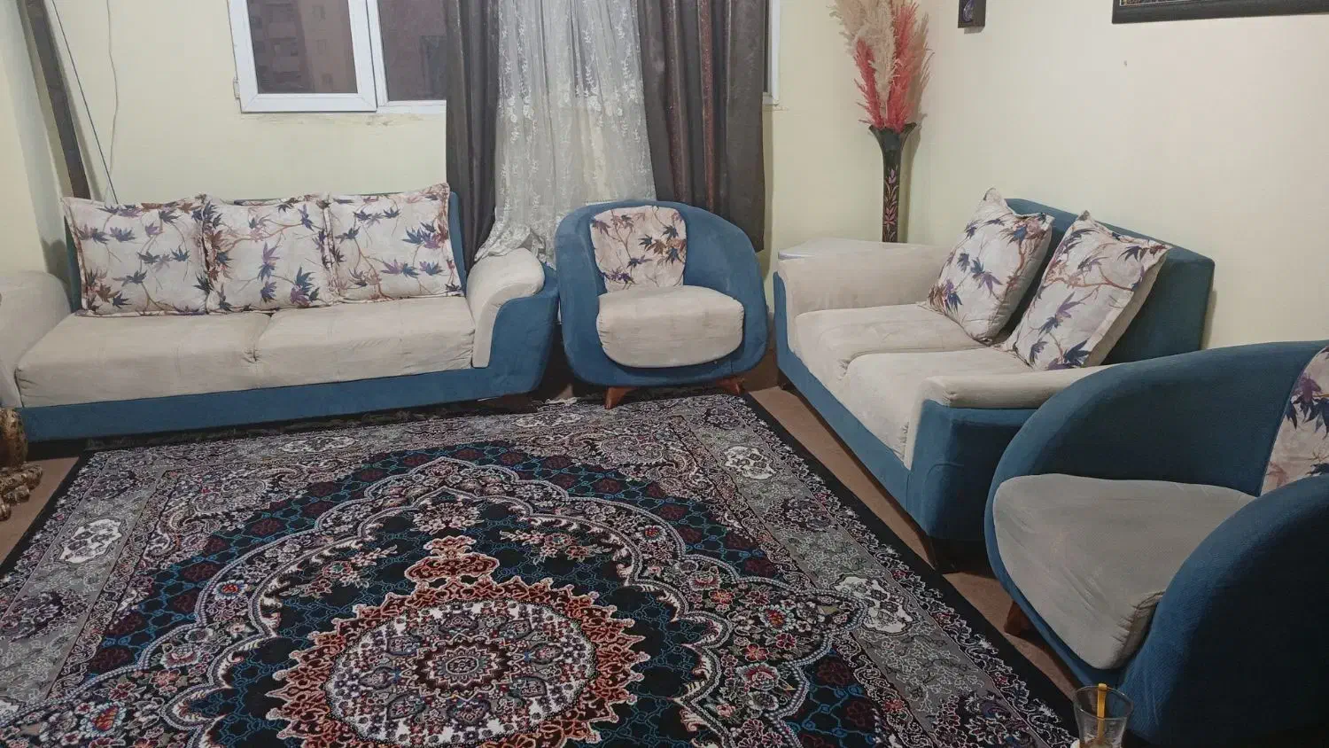 مبل 7نفره راحتی سبک تورفتگی اصلا ندارد عالی تخت|تشک تختخواب|صدرا-فارس, فاز ۱|دیوار