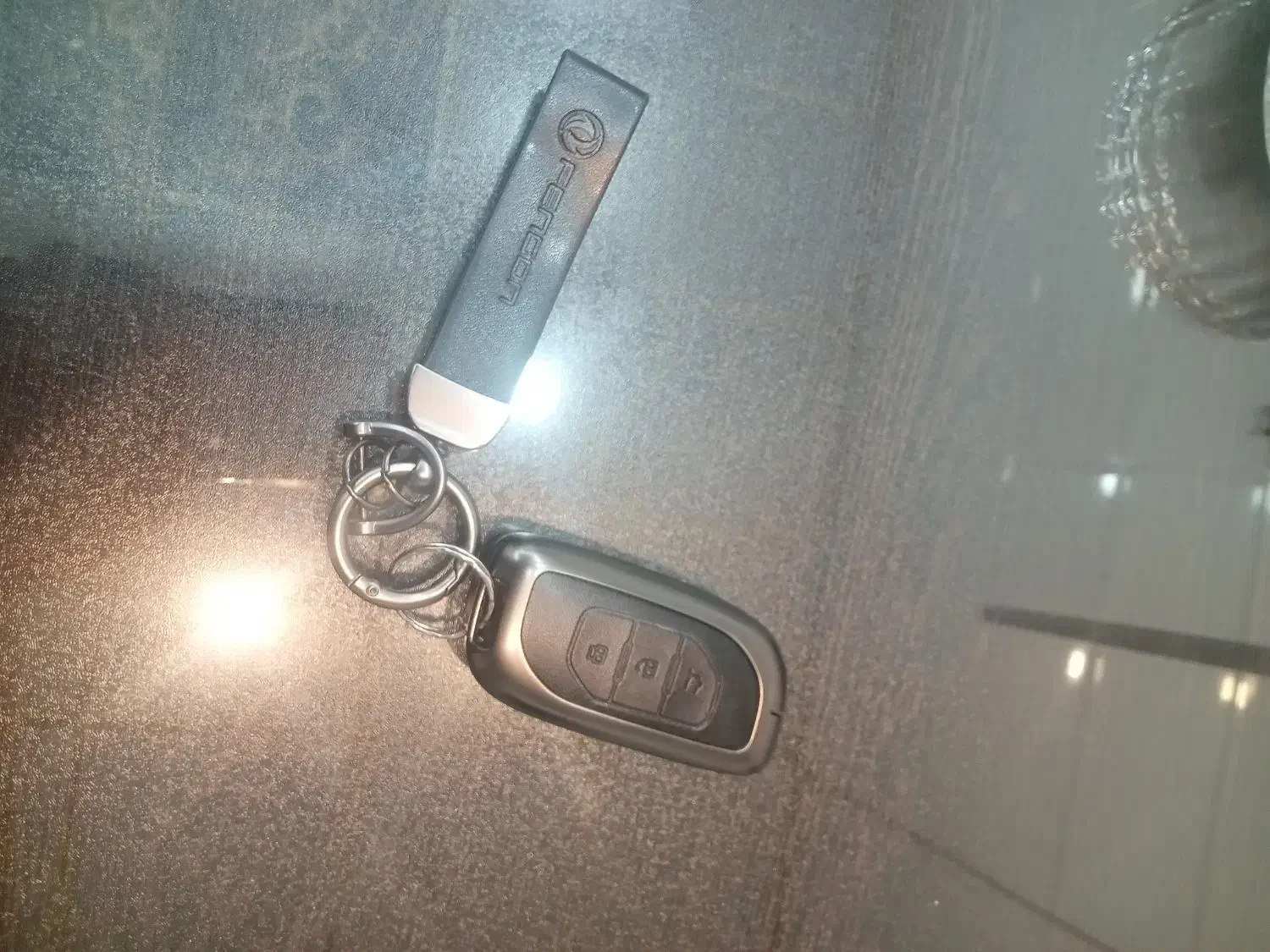 ریموت لاماری|اشیا|بندر دیر, |دیوار