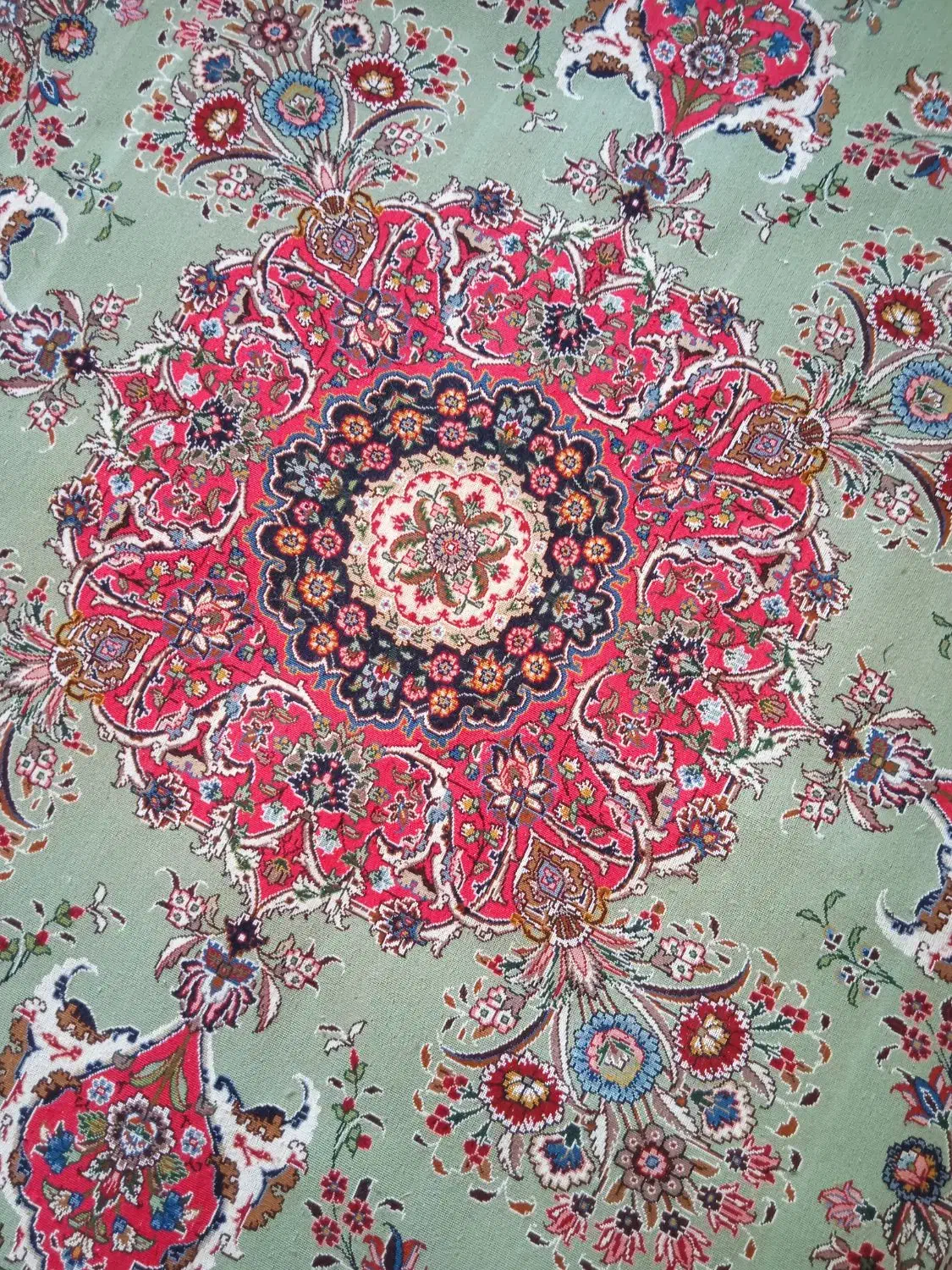 فرش‌گرد۲/۲طرح‌قره‌باغی‌۵۰رج|فرش|خسروشاه, |دیوار