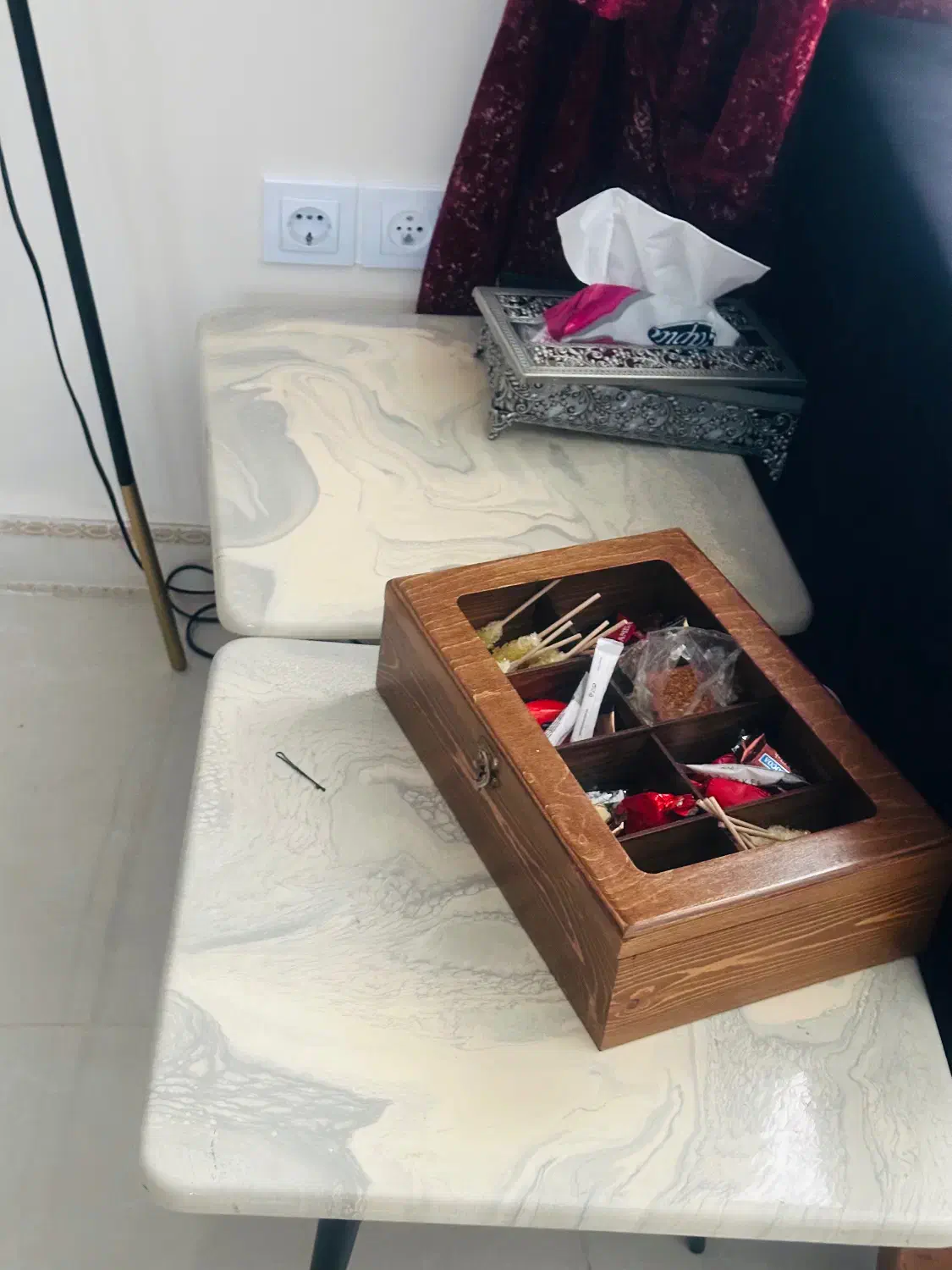 جلومبلی|مبلمان خانگی و میز عسلی|رشت, لاکانی|دیوار