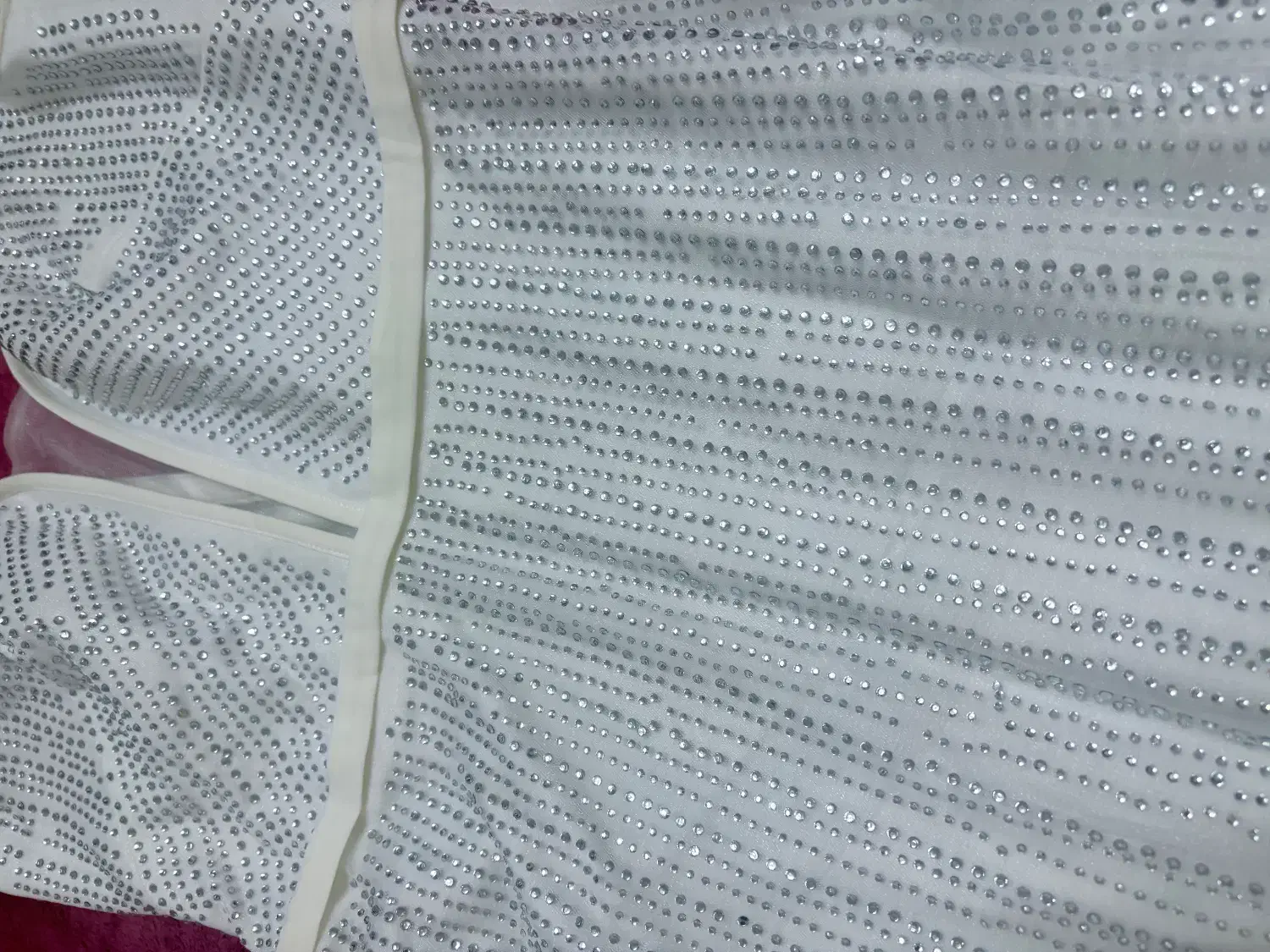 تعدادی لباس مجلسی|لباس|شیروان (خراسان), |دیوار