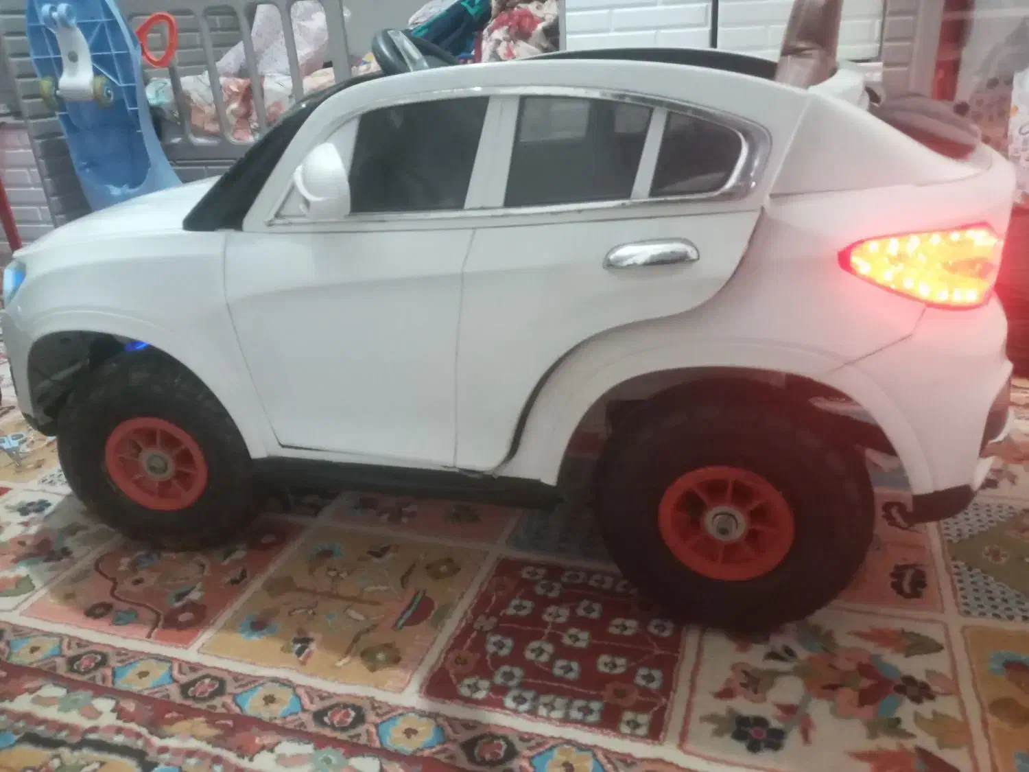 ماشین شارژی آئودی|اسباببازی بچه|فردیس, طالقانی|دیوار