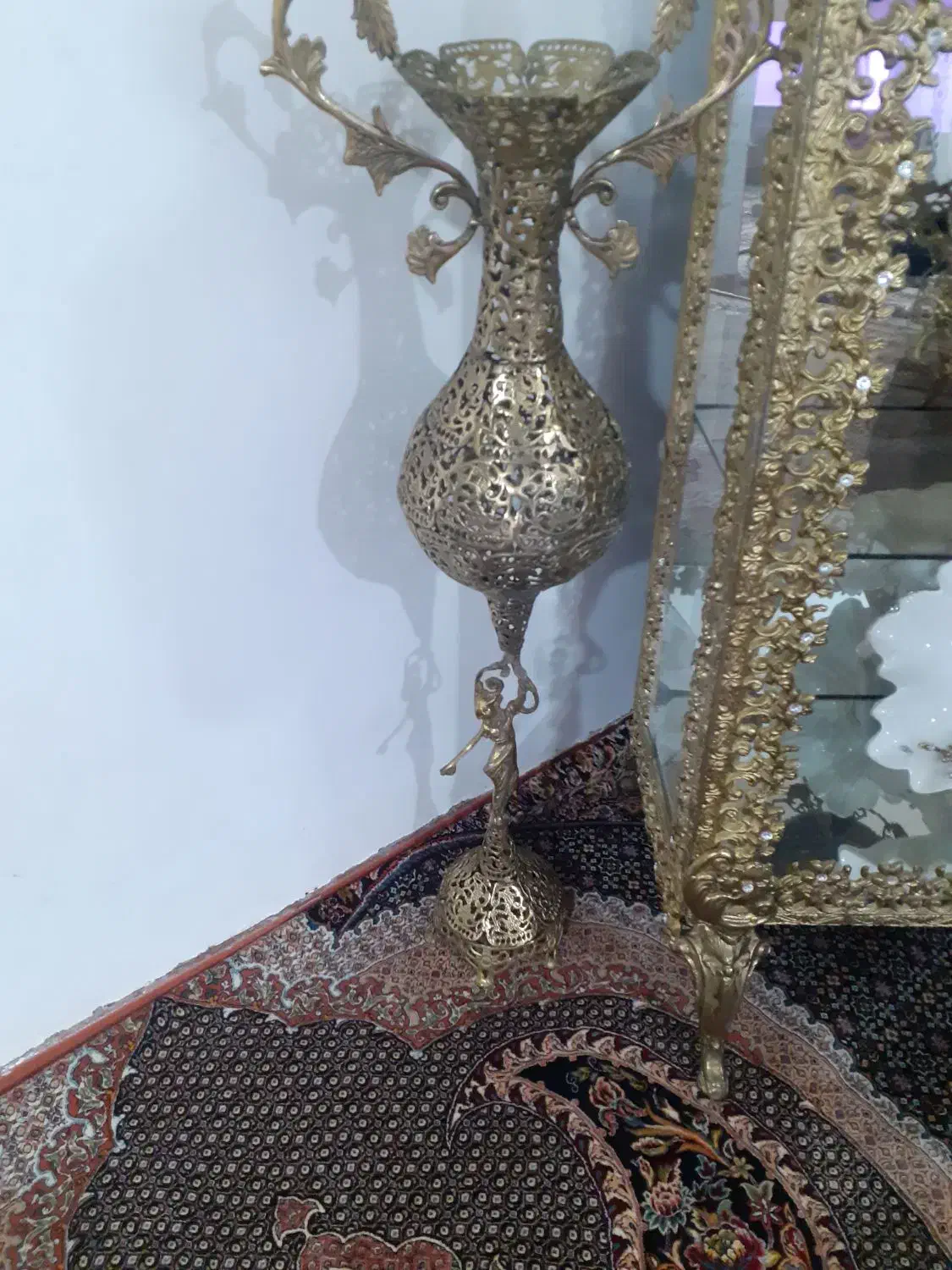 گلدان برنزه|مجسمه، تندیس، ماکت|اردبیل, |دیوار