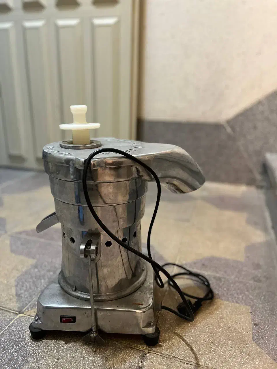 دستگاه آبمیوه گیری اصفهان صنعت|آبمیوه‌گیر و آب‌مرکبات‌گیر|شیراز, درکی|دیوار