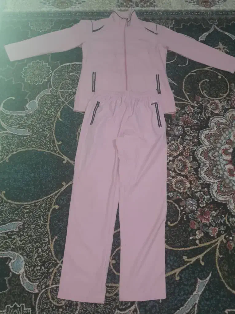 لباس ورزشی|لباس|شیراز, قلعه نو|دیوار