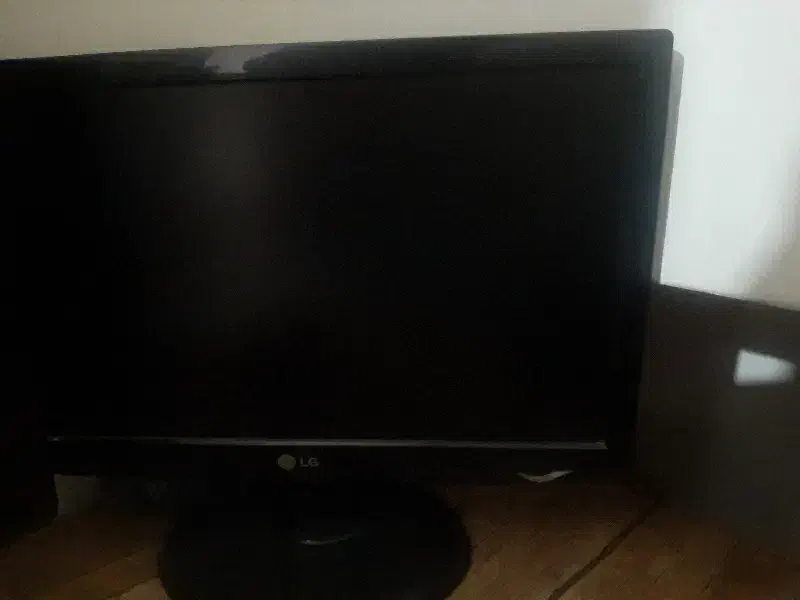 کامپوتر صفح تخت|رایانه رومیزی|یزد, |دیوار