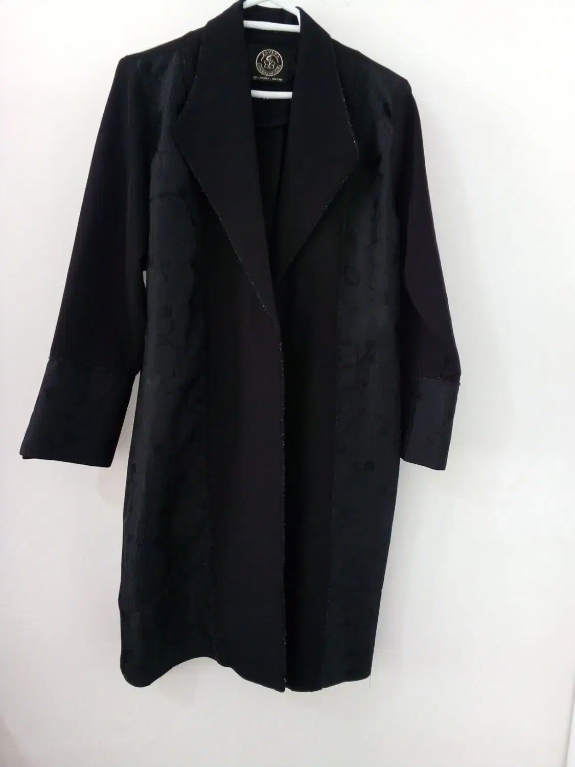 مانتو کتی|لباس|رشت, هلال احمر|دیوار