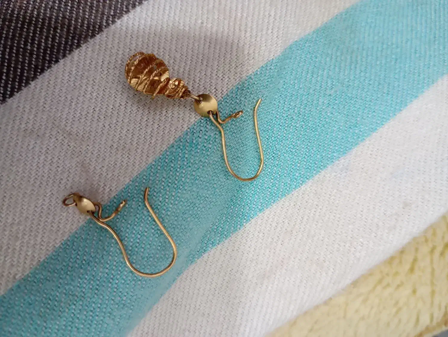 یک عدد گوشواره گم شده|جواهرات|سبزوار, گلشن|دیوار