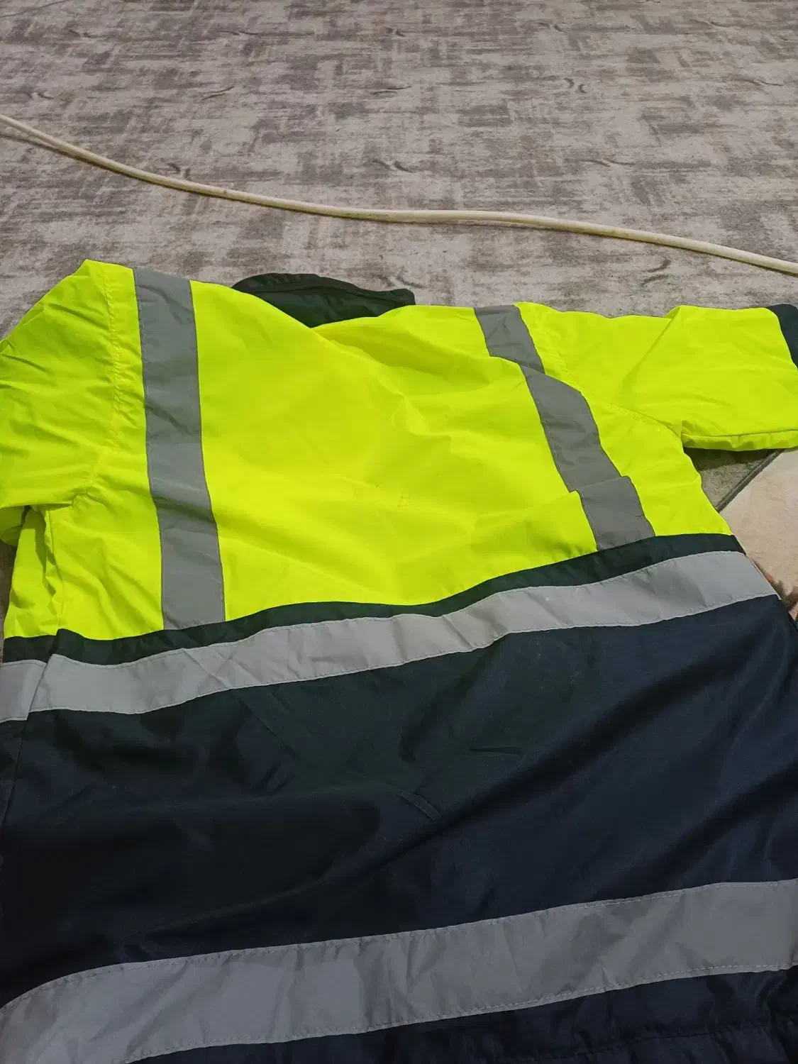 کاپشن|لباس|بندر ماهشهر, |دیوار