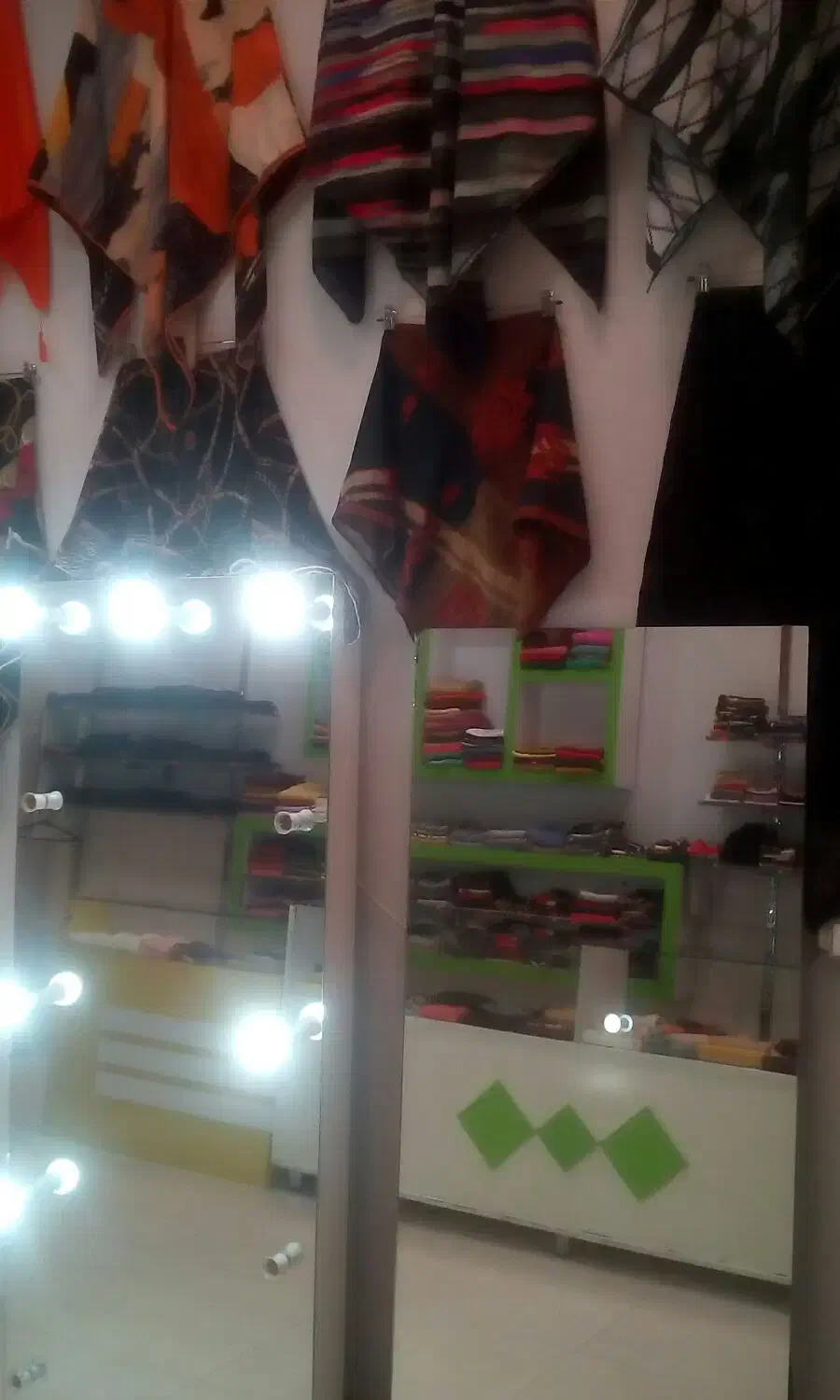 واگذاری کلیه اجناس و دکوراسیون گالری شال و روسری|فروشگاه و مغازه|شیروان (خراسان), |دیوار