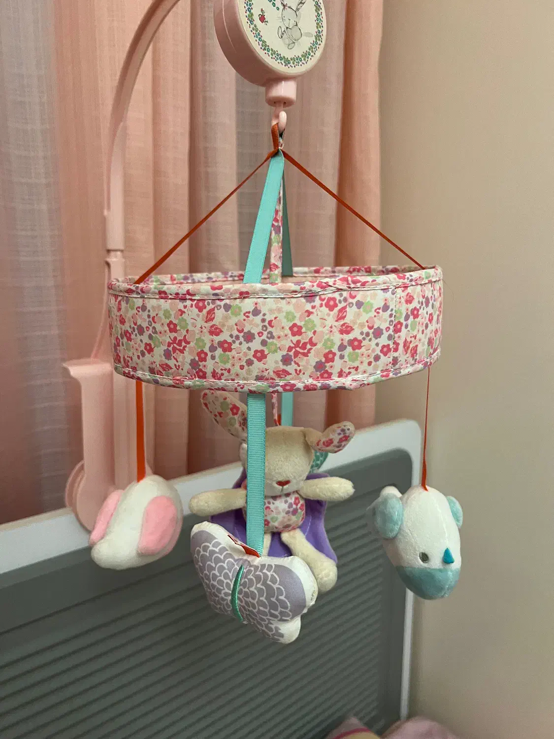 آویز موزیکال بالای تخت نوزاد مناسب سیسمونی|اسباب و اثاث بچه|تهران, کوی بیمه|دیوار