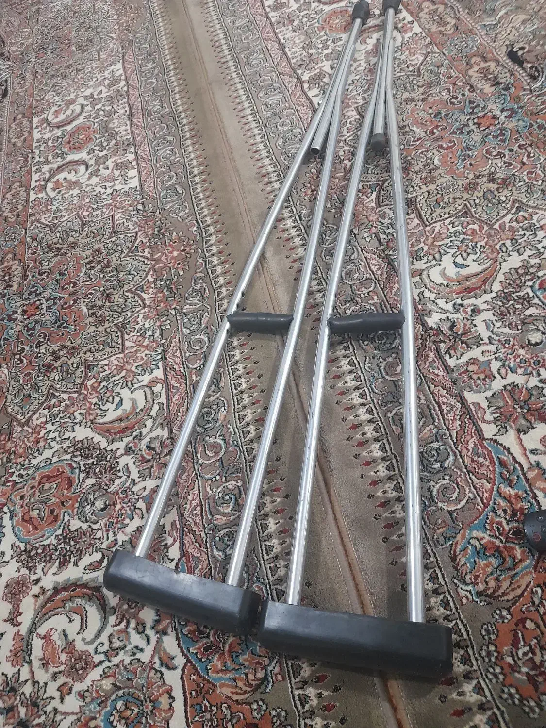 زانو بند مدرج و عصا|پزشکی|میانه, |دیوار