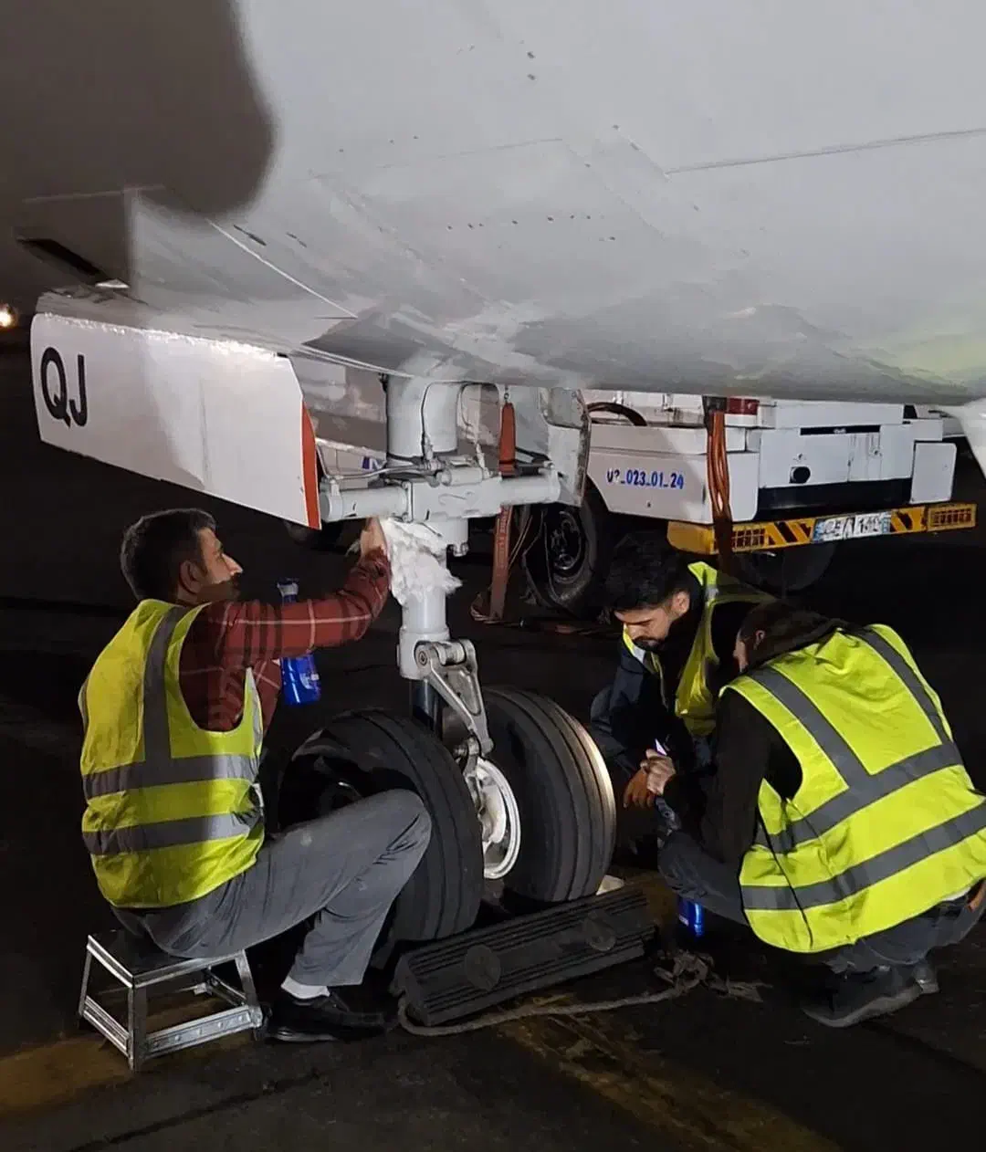 استخدام نیروی خدماتی فرودگاه مهرآباد و امام خمینی|استخدام سرایداری و نظافت|تهران, فرودگاه مهرآباد|دیوار