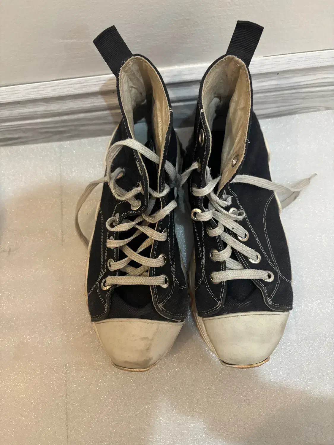 کفش|کیف، کفش، کمربند|مشهد, نوفل لوشاتو|دیوار