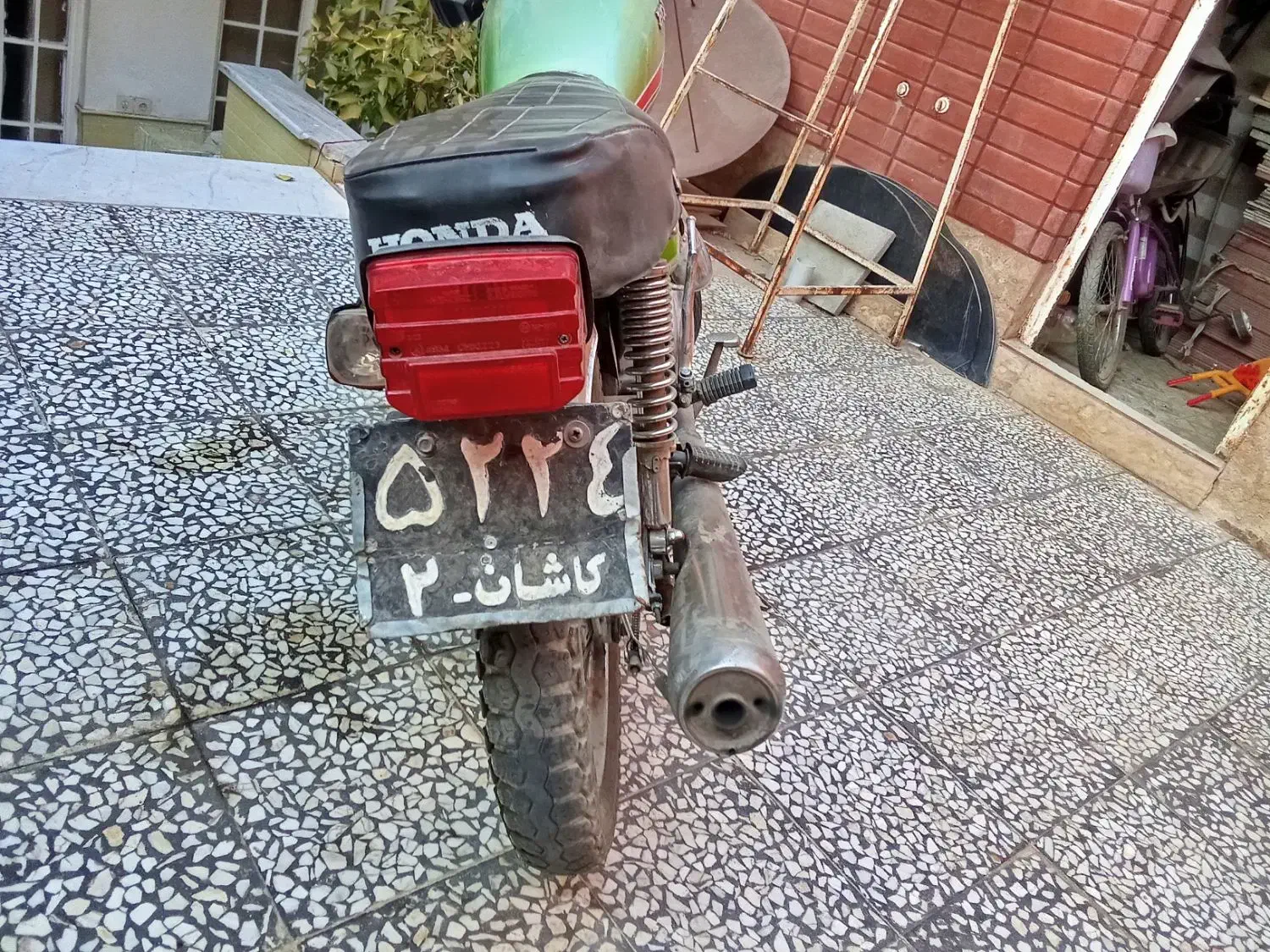 موتورسیکلت|موتورسیکلت|کاشان, کارگر|دیوار