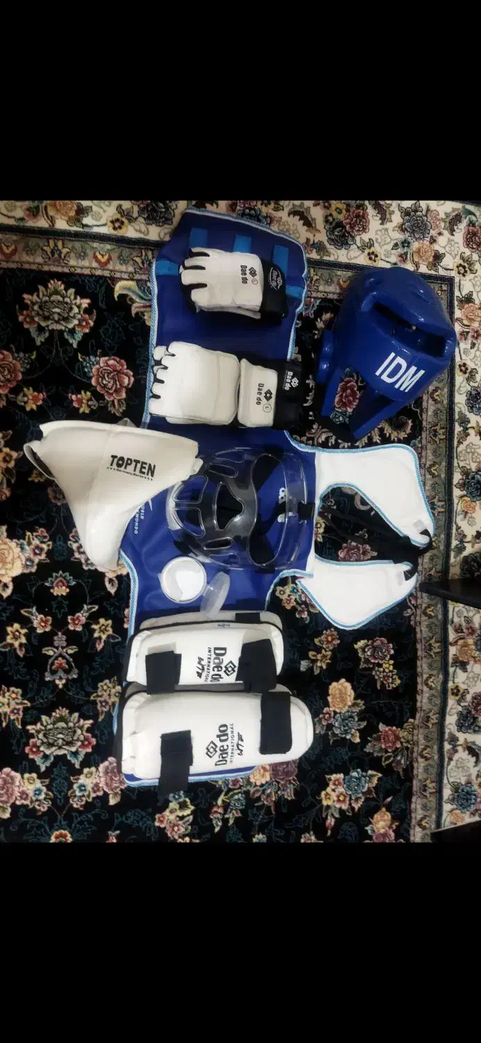 تجهیزات تکواندو رنگ آبی/قرمز|تجهیزات ورزشی|اسدآباد, |دیوار