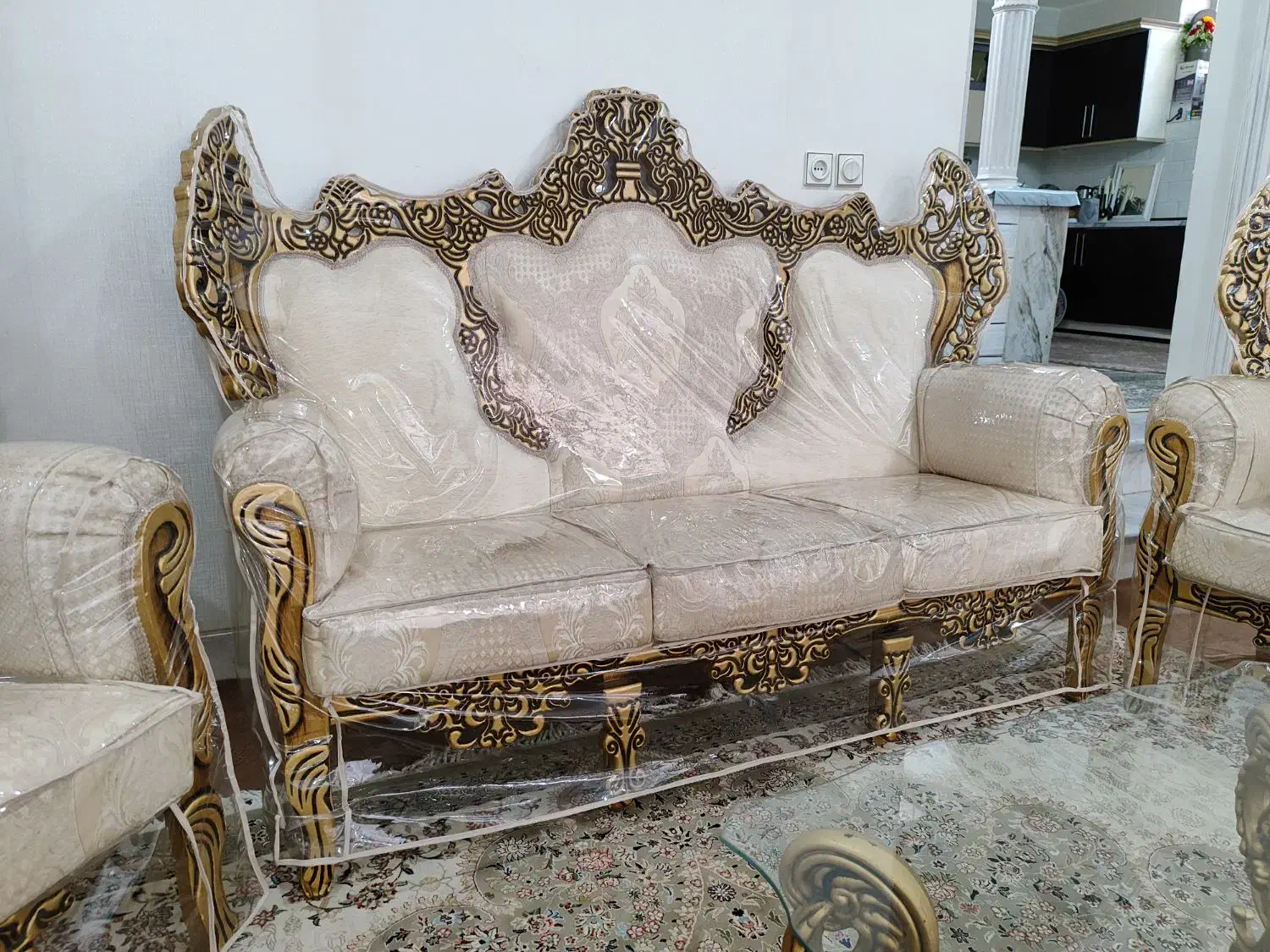 مبل 7نفره درحدنو حتی مناسب جهیزیه دارای کاور|مبلمان خانگی و میز عسلی|اصفهان, شفق|دیوار