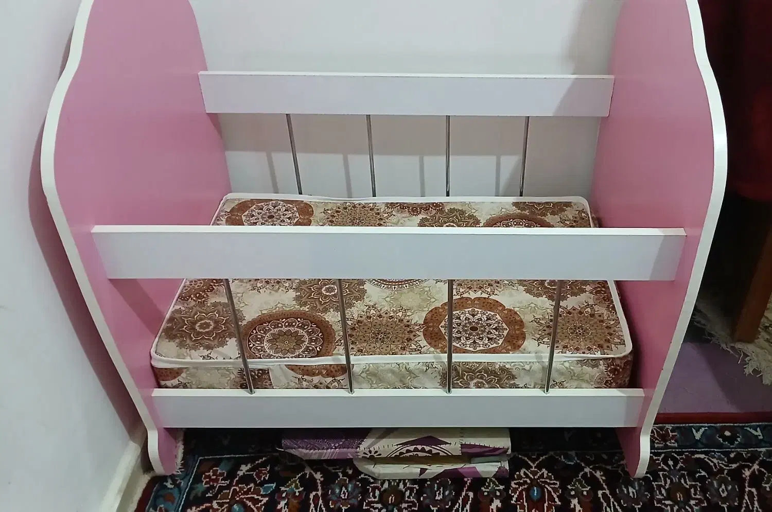 تخت گهواره ای|تخت و صندلی بچه|تبریز, |دیوار