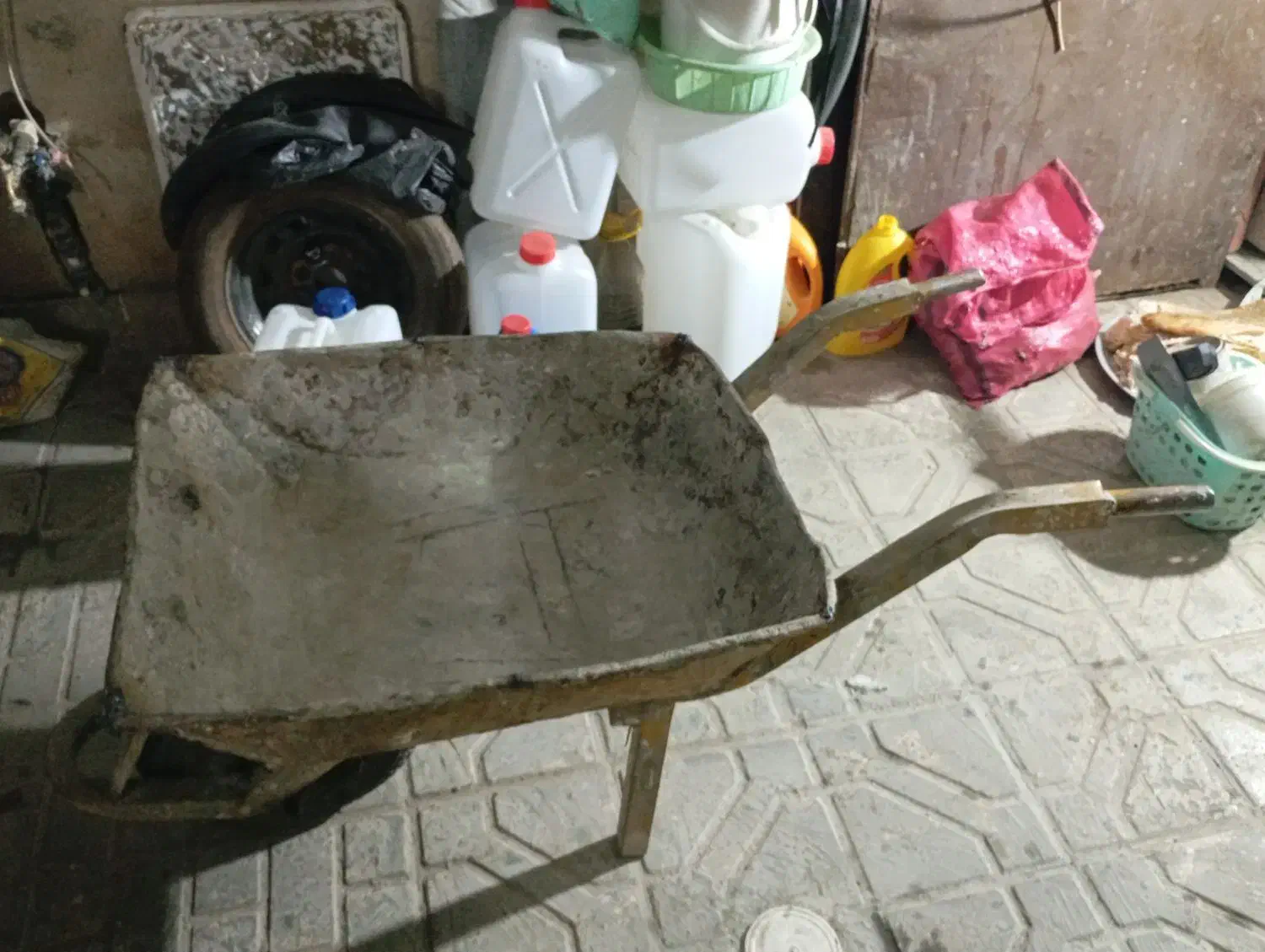 فرغون پیک نیک|ابزارآلات|مشهد, کوی دروی|دیوار