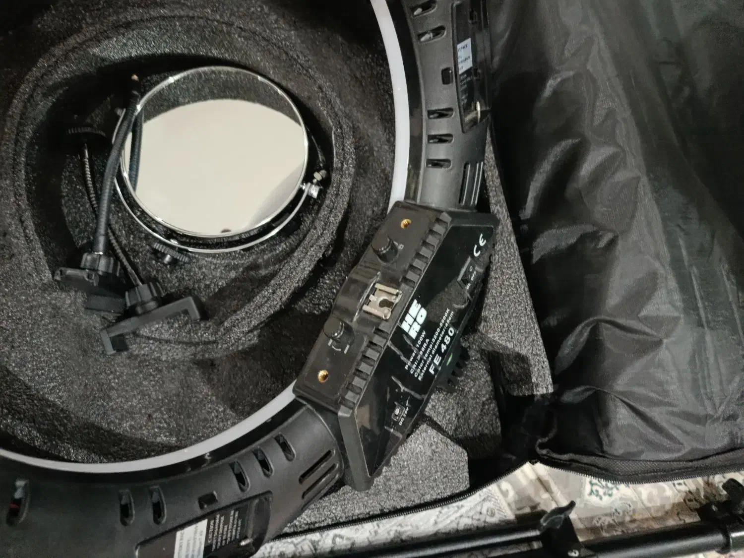 رینگ لایت|دوربین عکاسی و فیلمبرداری|اندیشه, اندیشه فاز ۳|دیوار