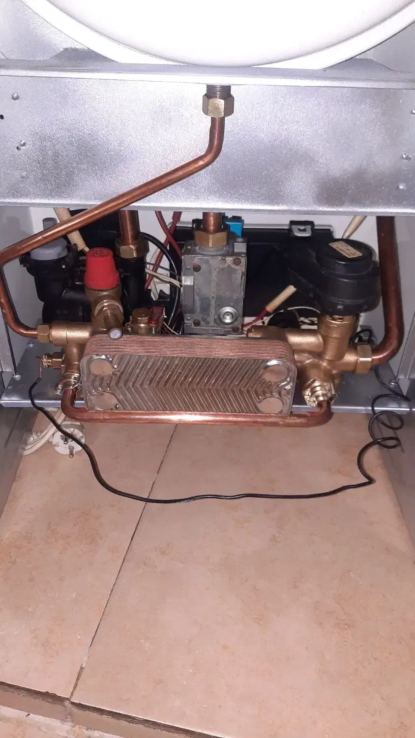 نصب تعمیر و سرویس انواع  پکیج رادیاتور و کولرگازی|خدمات پیشه و مهارت|رشت, رشتیان|دیوار