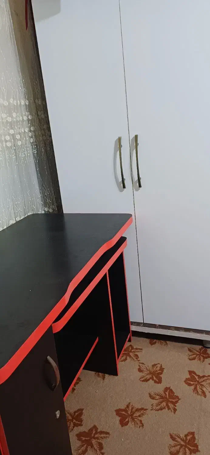 میز‌کامپیوتر، سندلی‌اداری،وکتابخانه|میز تحریر و کامپیوتر|دزفول, |دیوار