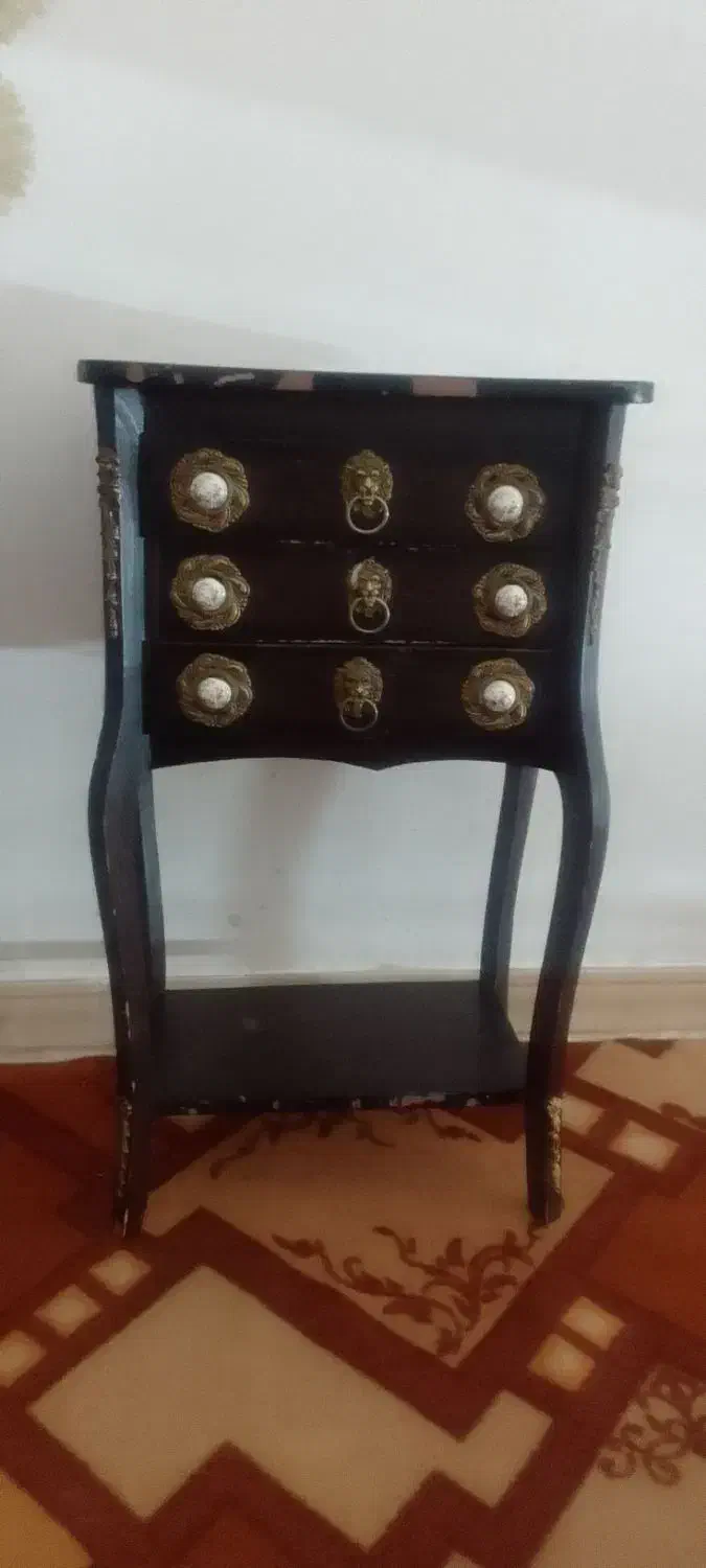 میز تلفن و گلدان گل|میز تلفن|بروجرد, |دیوار