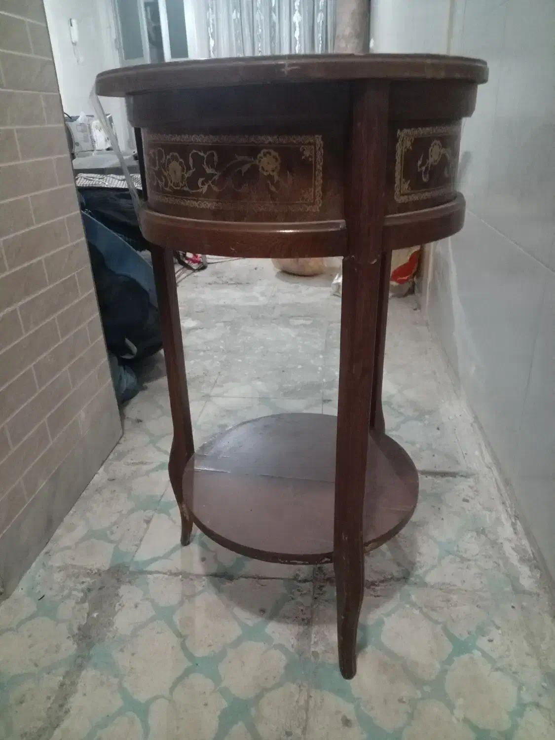 میز تلفن و عتیقه جات دو طبقه بسیار بادوام و شیک|میز تلفن|تبریز, |دیوار