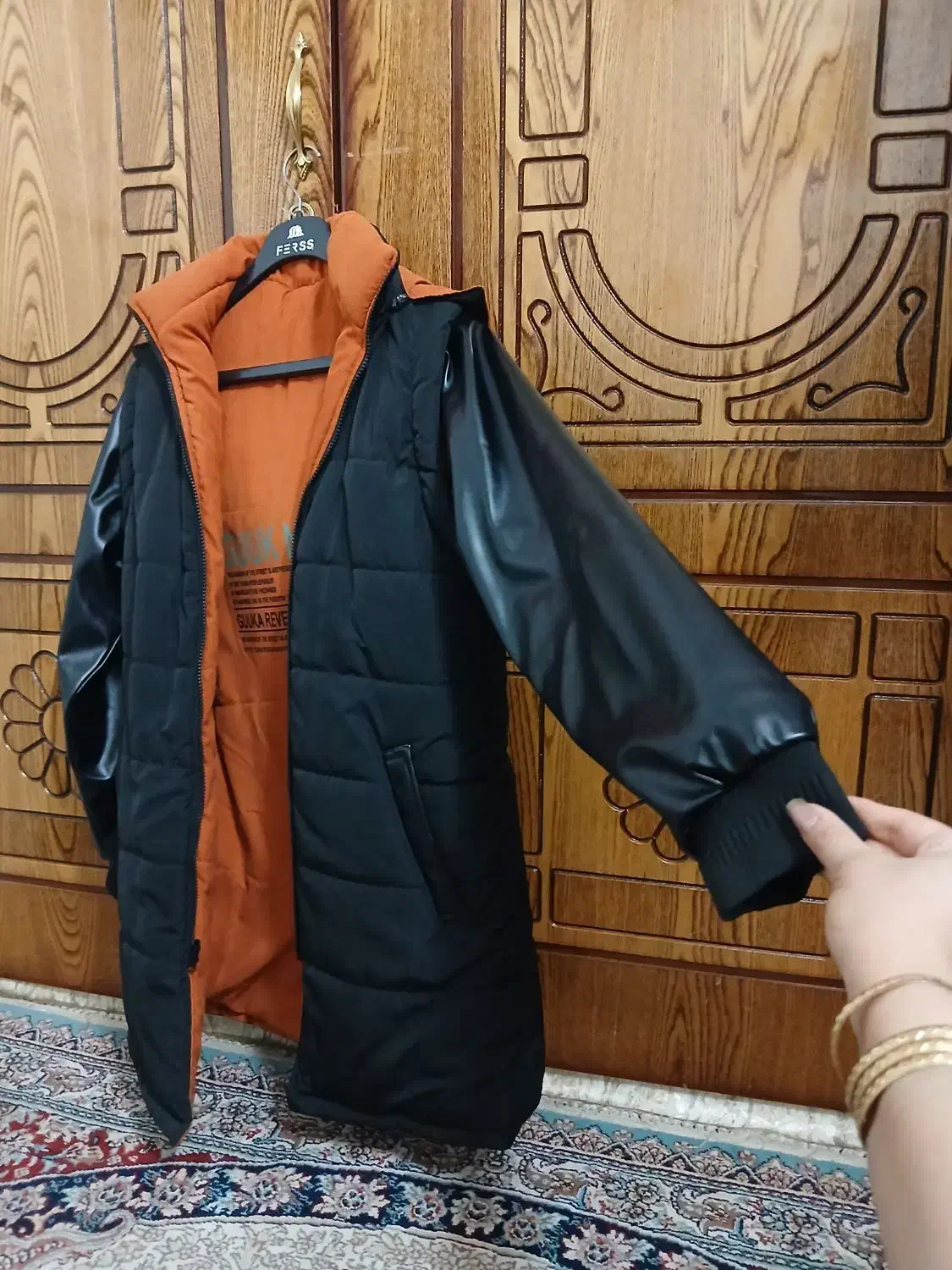 کاپشن و پافر|لباس|میبد, |دیوار