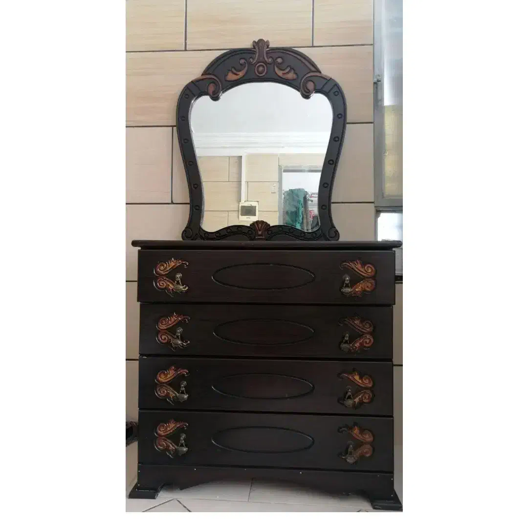 سرویس خواب دو نفره|تخت و سرویس خواب|صدرا-فارس, فاز ۱|دیوار