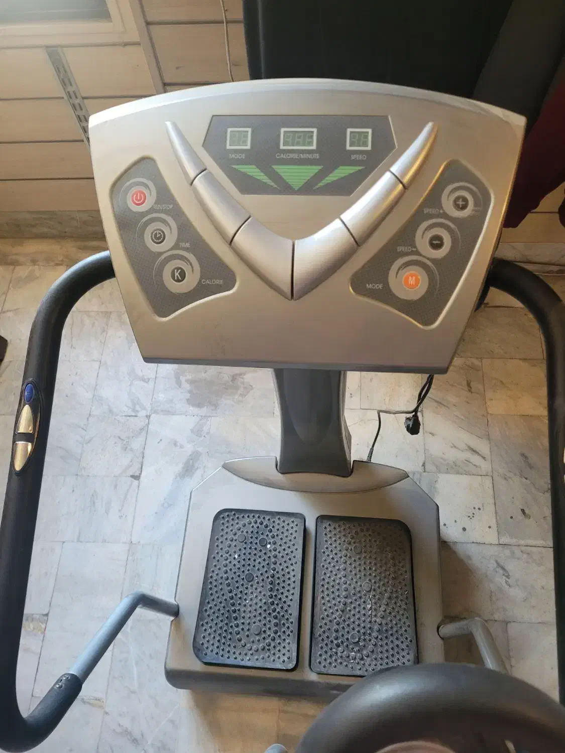 دستگاه پلت‌فرم لرزشی خانگی و دوچرخه|تجهیزات ورزشی|مشهد, احمدآباد|دیوار