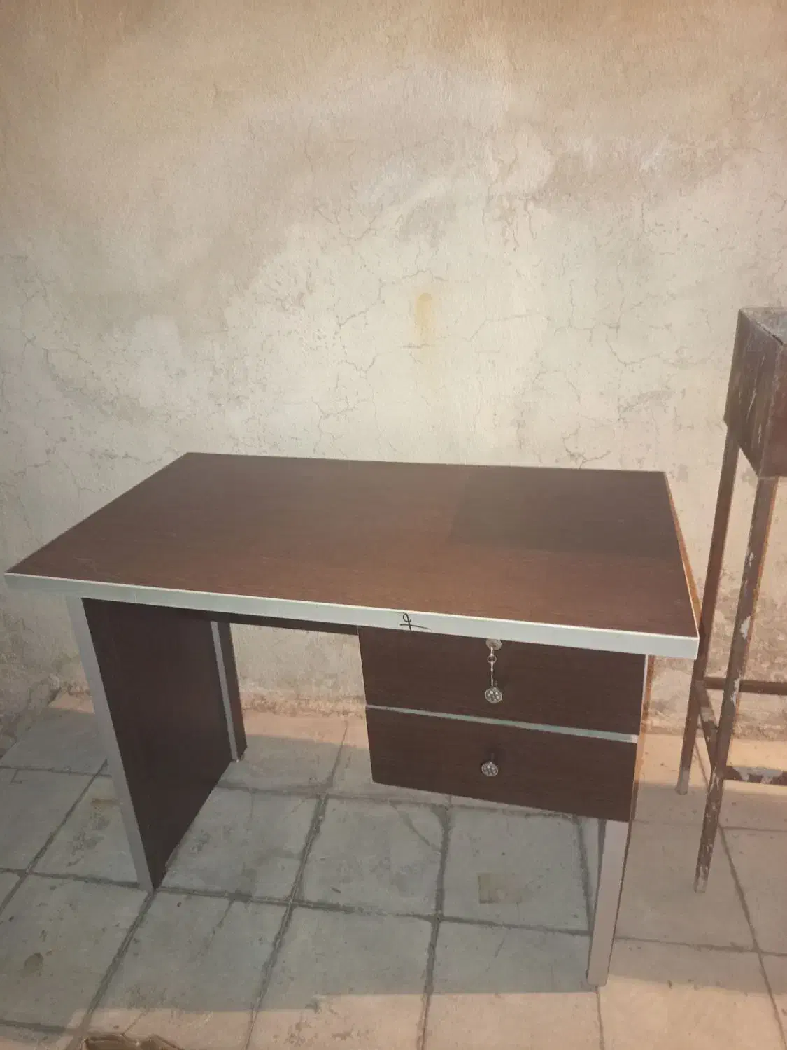 یک عددترازو۳۰۰کیلویی ویک میزباهم مناسب هرشغلی|فروشگاه و مغازه|کوه چنار, |دیوار