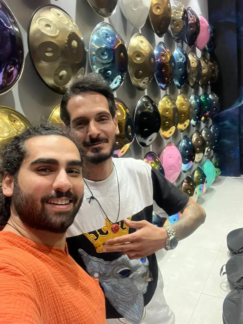 هنگدرام مشکی|درام و پرکاشن|شیراز, عفیفآباد|دیوار