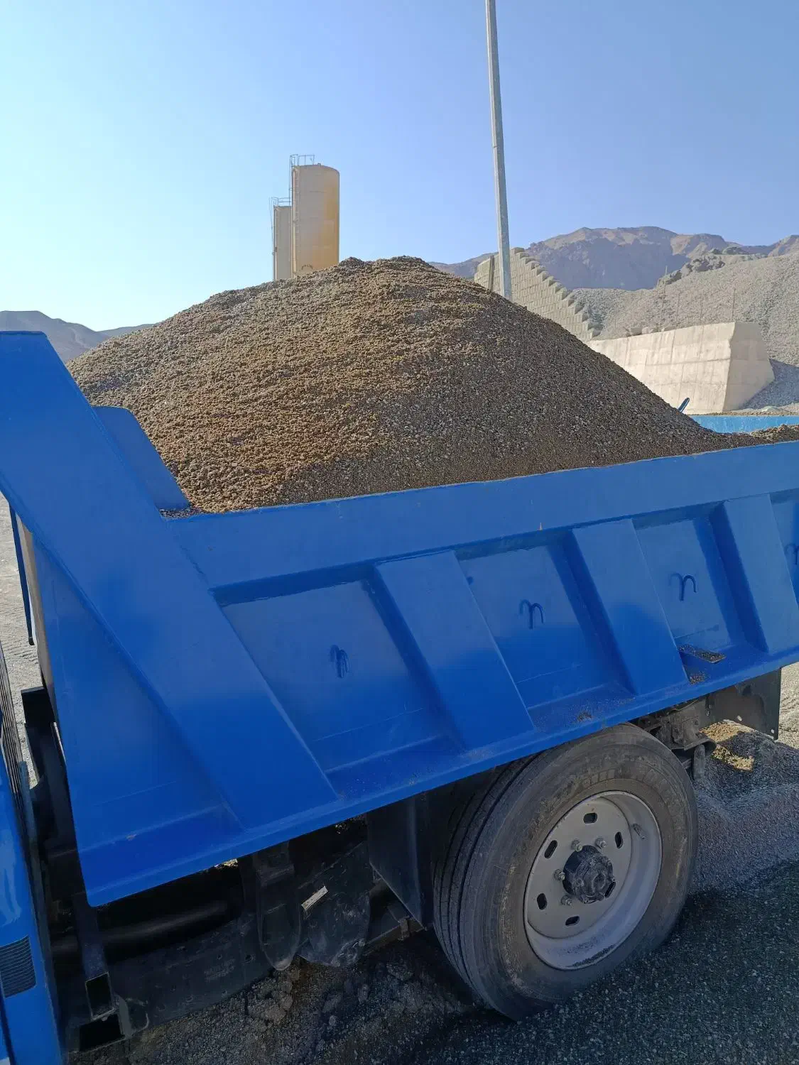 حمل شن ماسه و نخودی بادامی آجر و ....|خدمات حمل و نقل|ایرانشهر, |دیوار