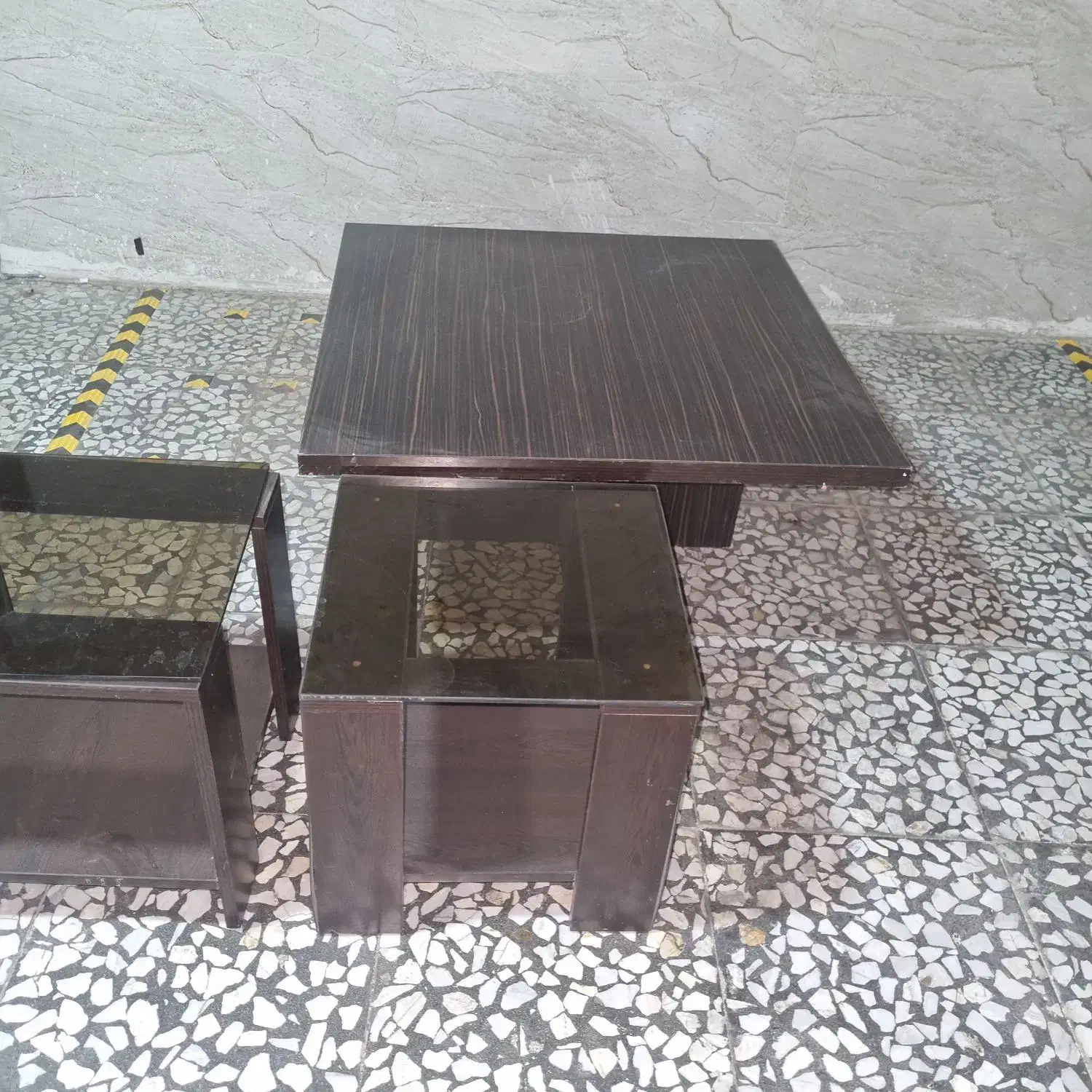 میز وسط و ۳ گل میز|مبلمان خانگی و میز عسلی|شیراز, شهرک آرین|دیوار