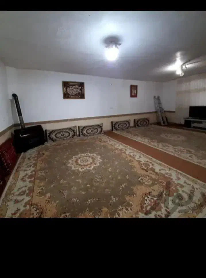 فروش منزل مسکونی همراه با مکان دامداری|فروش خانه و ویلا|فریمان, |دیوار