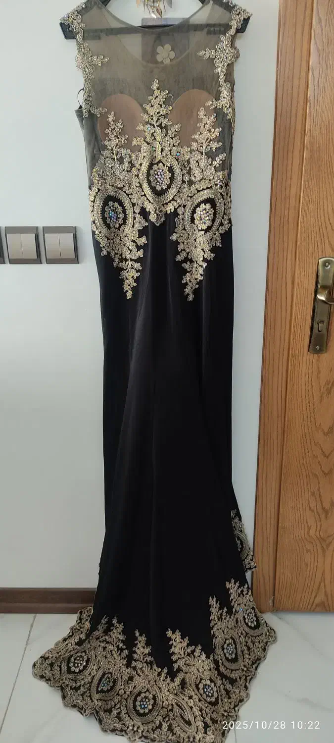 لباس مجلسی|لباس|اصفهان, دستگرده|دیوار