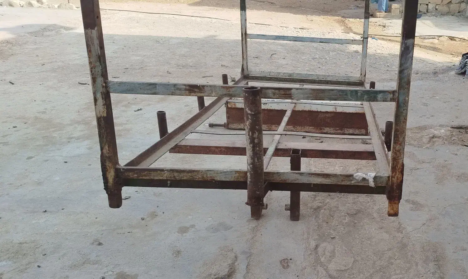 تخت یک نفره تمیز|تخت و سرویس خواب|دهدشت, |دیوار