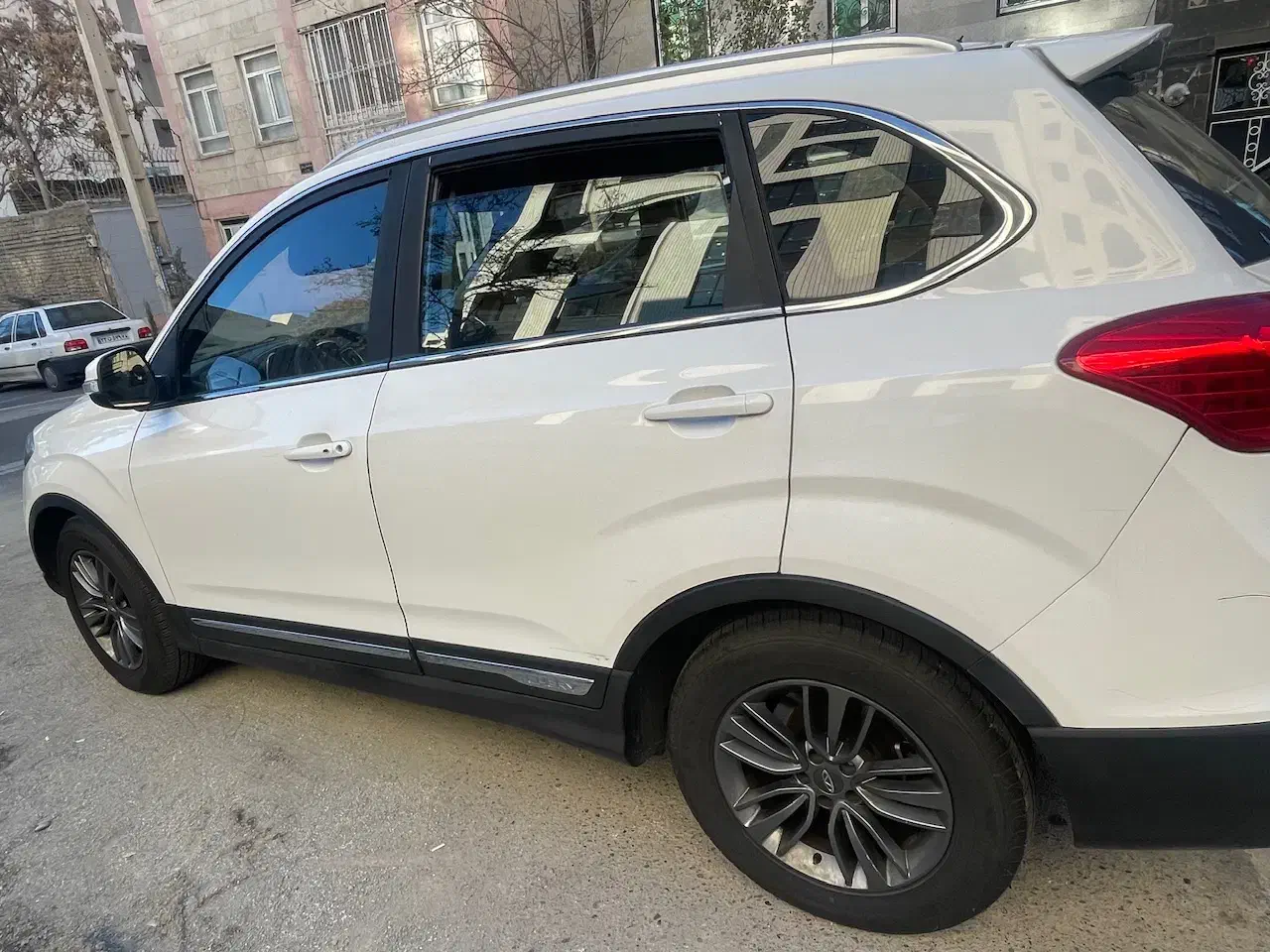 تیگو۵ بی رنگ سفید مدل۹۵ .۱۶۹ کار|خودرو سواری و وانت|کرج, فاز ۳ گوهردشت|دیوار