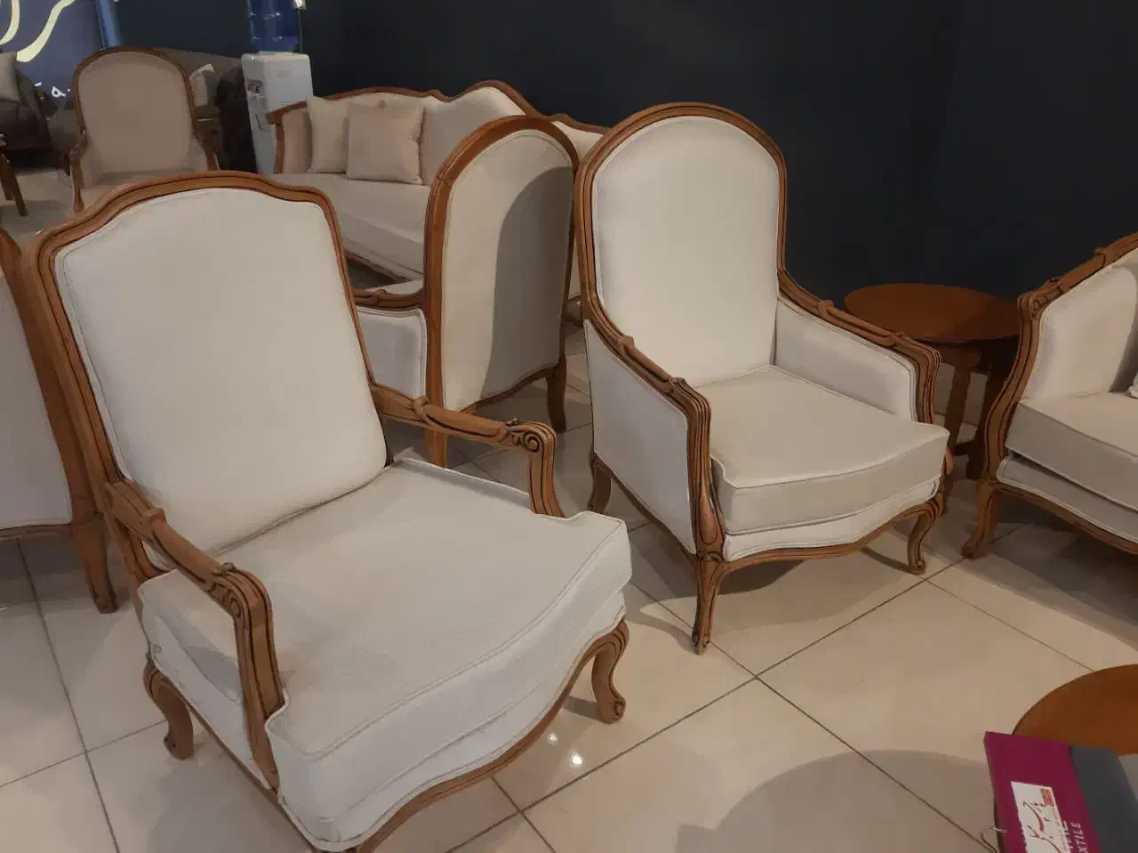 مبل ۷نفره فرانسوی|مبلمان خانگی و میز عسلی|خمینی‌شهر, |دیوار