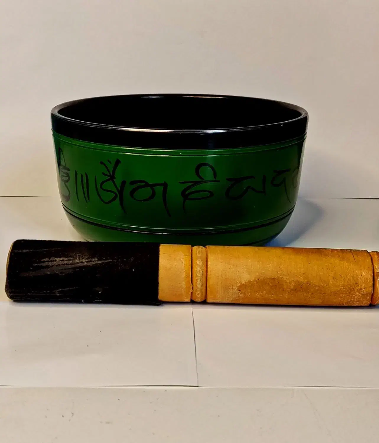 کاسه تبتی (نپال)|سازهای سنتی|قدس, شهر‌قدس|دیوار