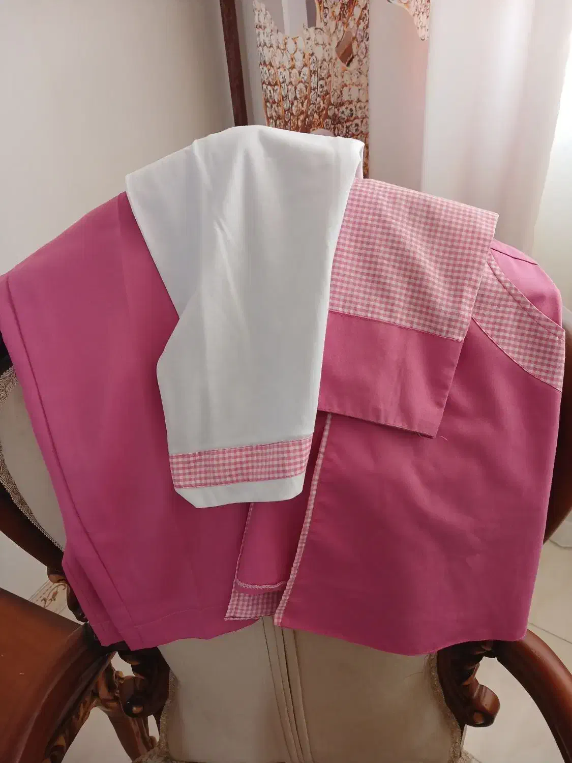 اونیفورم مدرسه|لباس|میانه, |دیوار