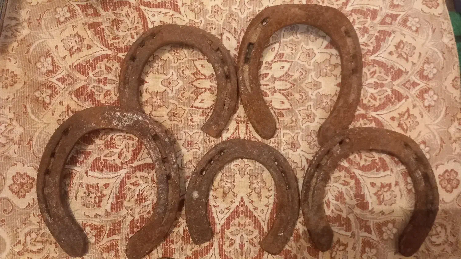 ۱۰۰عدد نعل اسب به فروش می‌رسد|کلکسیون اشیاء عتیقه|قائم‌شهر, |دیوار