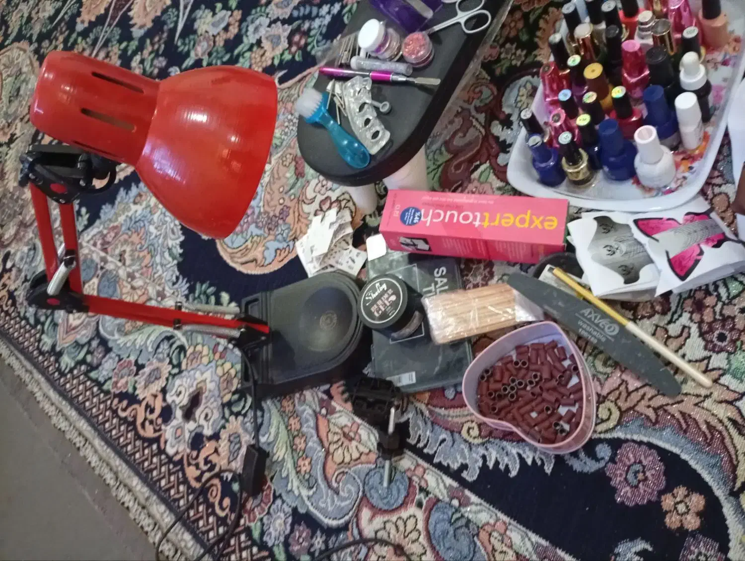 لوازم کامل کاشت ناخان|آرایشگاه و سالن‌های زیبایی|دزفول, |دیوار