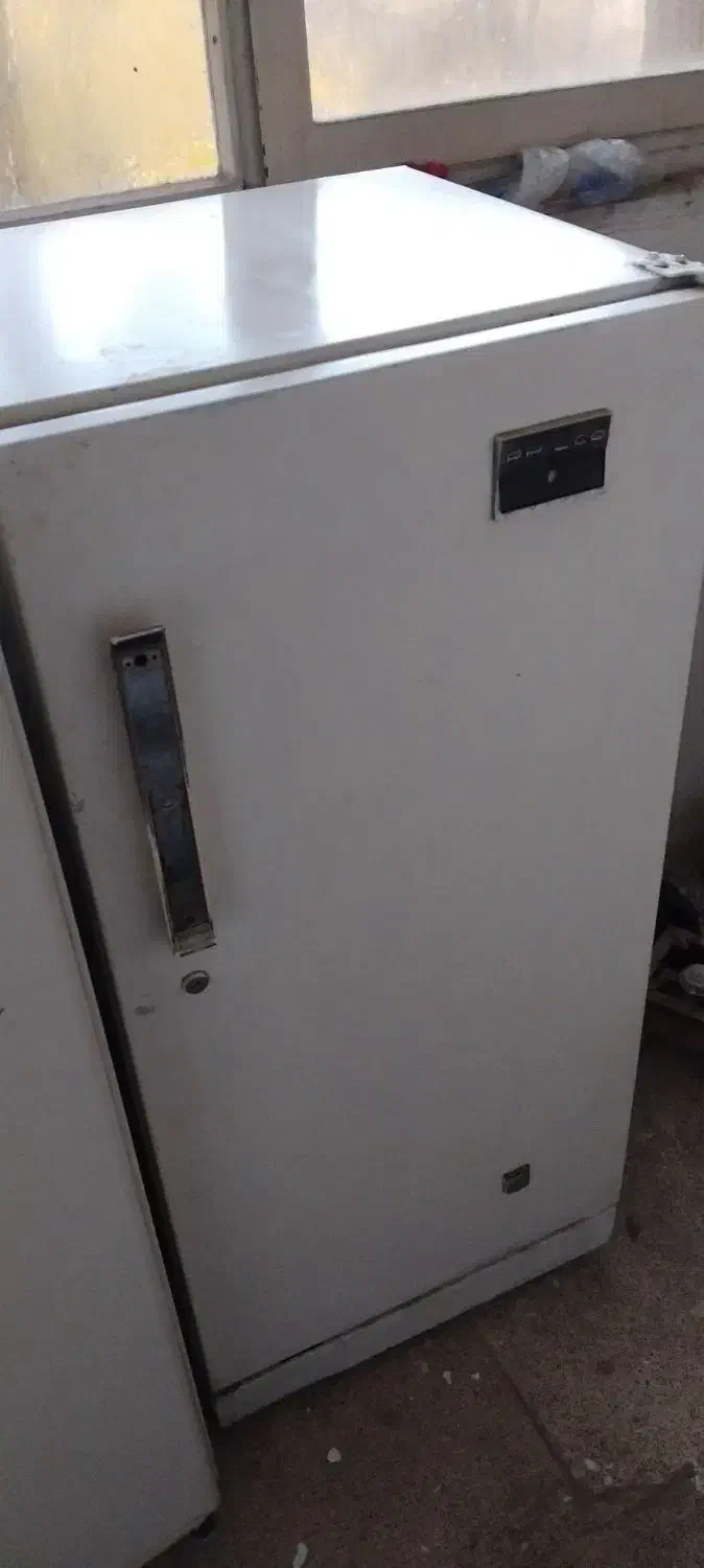 یخچال|یخچال و فریزر|فولادشهر, A3|دیوار