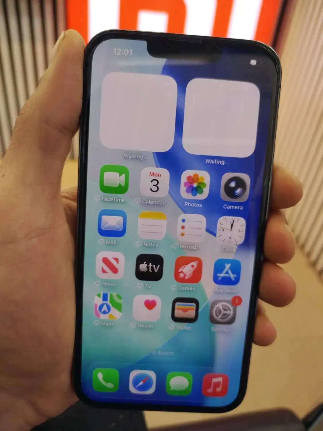 13pro کارکرده مشکی|موبایل|اصفهان, چرخاب|دیوار