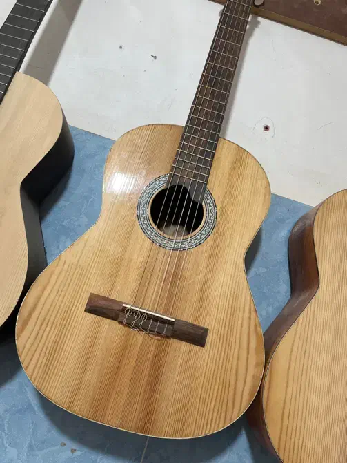 گیتار دست ساز|گیتار، بیس، امپلیفایر|ارومیه, |دیوار