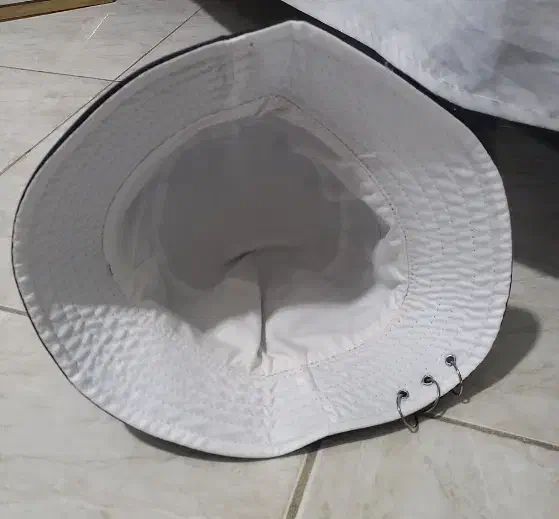 کلاه دخترونه و لباس سربازی|لباس|فردیس, نیروگاه برق|دیوار